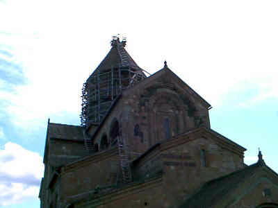 Mtskheta kerk buitenkant.jpg (22023 bytes)