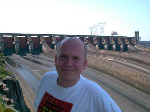 Itaipu.jpg (33067 bytes)