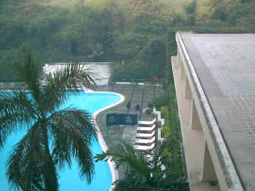 Hotel.jpg (31011 bytes)